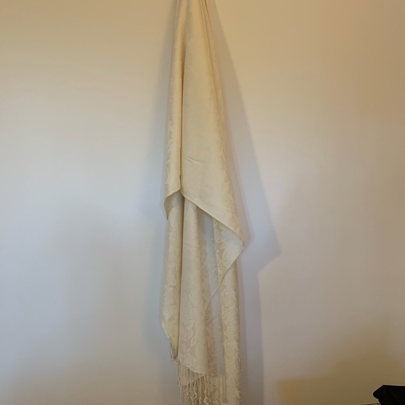 5 Scarf bundle! - Picture 5 of 9